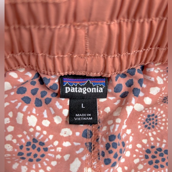 Patagonia Girls' Costa Rica Baggies Shorts- Coral - Sz L - Picture 4 of 7